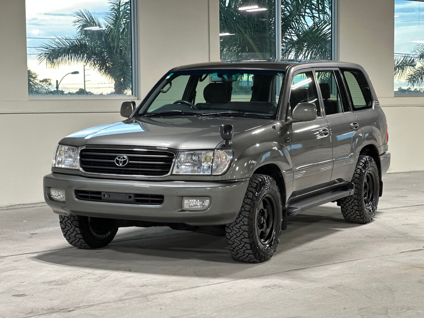 1999 Toyota Land Cruiser VX - 2UZ-FE